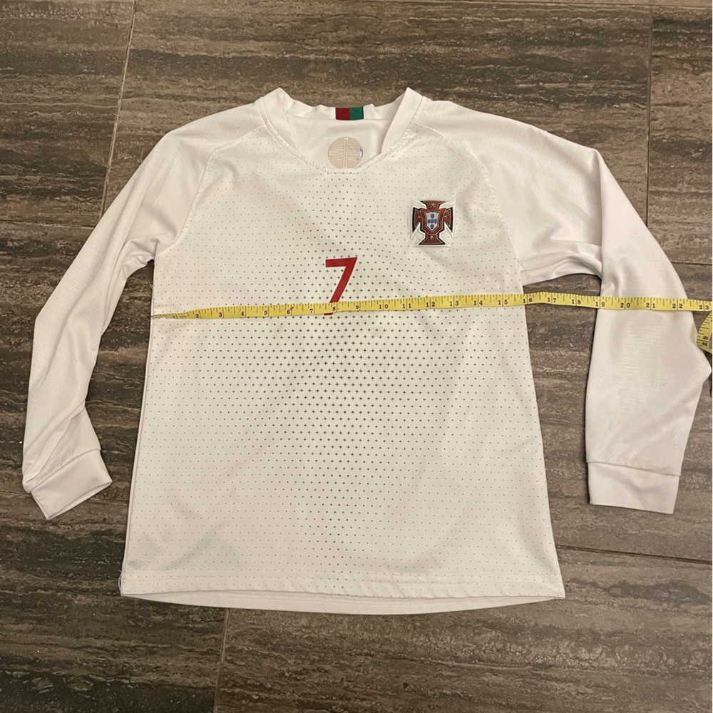 Cristiano Ronaldo jersey youth large long sleeve white